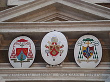 Datei:Tarcisio Bertone-Wappen-links.JPG